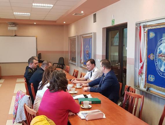 55937552_410373269742121_42890372346544128_n